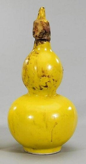ANTIQUE CHINESE YELLOW GROUND DOUBLE GOURD VASE