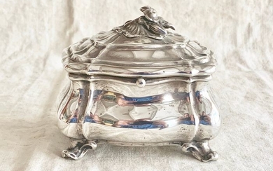 An etrog box / container for Sukkot Jewish holiday- .750 silver - Germany - Early 19th century