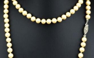 Antique Pearl Necklace w 14kt Gold & Diamond Clasp