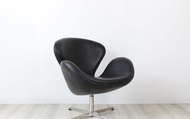 Arne Jacobsen - Fritz Hansen - Armchair (1) - Swan Chair
