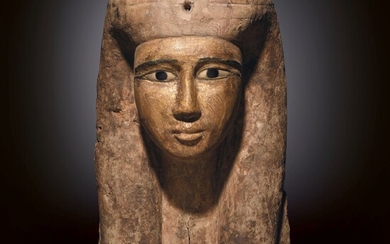 BUSTE DE REINE Egypte, période ptolémaïque, 332-30 av. J.-C. Bois avec traces de dorure Les...