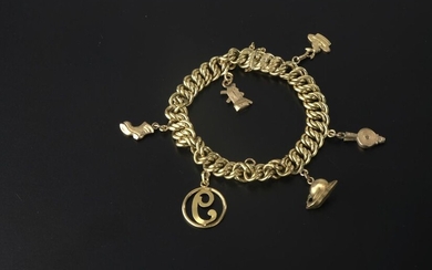 18k yellow gold articulated bracelet, the interlaced links holding six 18k gold charms and metal pendants (wear, accidents and missing a charm).