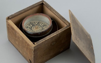CASED F.W. LINCOLN & CO. DRY COMPASS Boston, Early 20th Century Height 3.25".