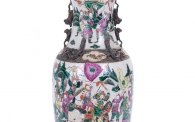 CHINESE NANKIN VASE, LATE 19TH - EARLY 20TH CENTURY.