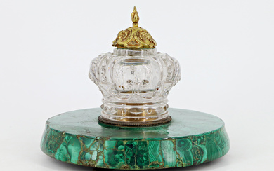 Calamaio in vetro a forma di corona con coperchio in bronzo, base rivestita in malachite (d cm 18,5, h cm…