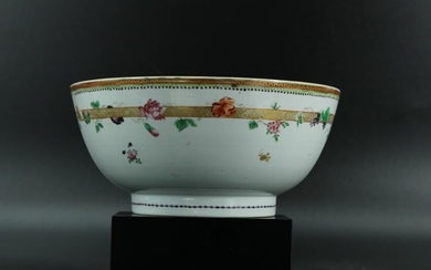 Chinese Export Hand Painted Porcelain Bowl