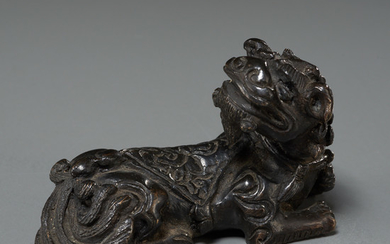 Chinese bronze Foo Lion scroll weight