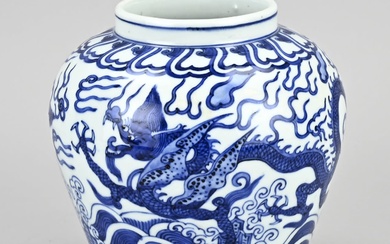 Chinese dragon vase, H 15.8 cm.