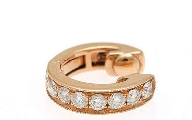 Christine Hvelplund: A diamlond ear cuff set with eight brilliant-cut diamonds, mounted in 18k rose gold. Diam. app. 9.5 mm.