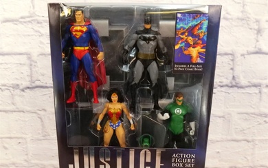DC Direct Justice Action Figure Box Set