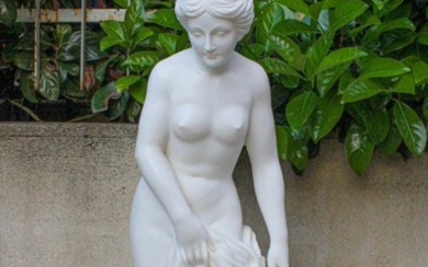 Dal modello di Étienne Maurice Falconet (1716-1791) - Sculpture, "Baigneuse" - 107 cm - White statuary marble