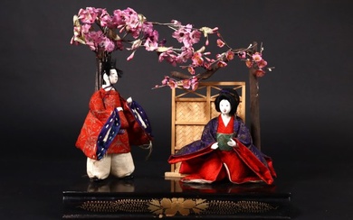 Doll - Silk, Wood - Antique Japanese Dolls "Servant and Beauty under Plum Blossoms" with Wooden Box ｰ 日本人形 - Japan - Taishō period (1912-1926)