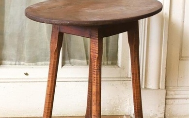 EARLY SPLAY LEGGED PINE AND MAPLE TAP TABLE