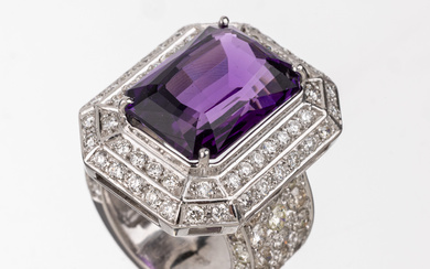 Exclusive 18 kt gold amethyst brilliant-ring , WG 750/000, ring...