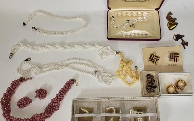 GROUP OF MISCELLANEOUS COSTUME JEWELRY