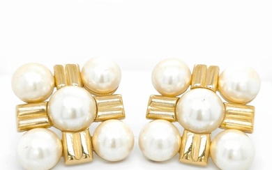 Givenchy Large 1980's Faux Pearl Statement Earrings - Gold Plated - Clip-on earrings