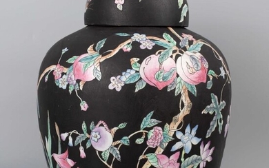 墨彩九桃花鸟纹盖罐二十世纪 Ink Flower and Bird Jar, 20th Century H...