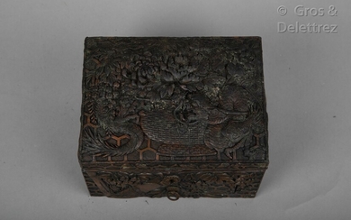 Japon, fin XIXe siècle Coffret rectangulaire à un tiroir, en bronze, à décor de fleurs...