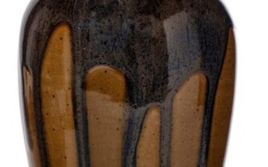 Jean POINTU (1843 - 1925) Vase en grès de forme...