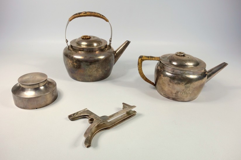 LATE VICTORIAN ARTS & CRAFTS SILVER BACHELOR'S TRAVELLING SE...