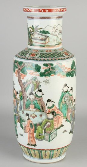 Large Chinese porcelain Family Verte vase with round
