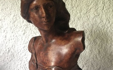 Lucas Madrassi - Sculpture, Buste de femme - 36 cm - Terracotta - 1900