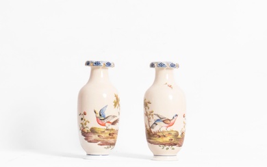 MENNECY Paire de petits vases en porcelaine... - Lot 143 - Alexandre Landre Paris