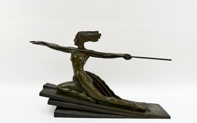 Marcel André BOURAINE (1886-1948) Amazone Epreuve en bronze à patine nuancée. Signé sur la terrasse....
