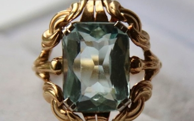 Master's mark- 14 kt. Yellow gold -Ring - 7.20 ct natural emerald cut Aquamarine - early Germany handarbeid - excellent state