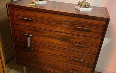 Mid-Century Modern Rosewood dresser with 4 drawers