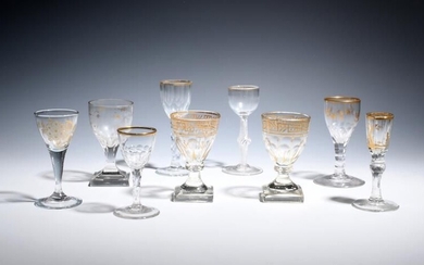 Neuf petits verres à vin et à liqueur dorés, fin du 18e/début du 19e siècle,...