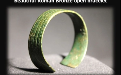 Nice Roman bracelet Bronze decoration of linear incisions