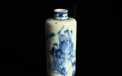 ONE CHINESE BLUE AND WHITE PORCELAIN SNUFF BOTTLE