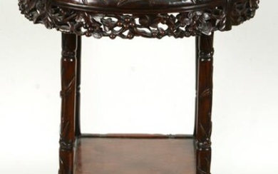 Occasional table. China. 19th century. Round form.