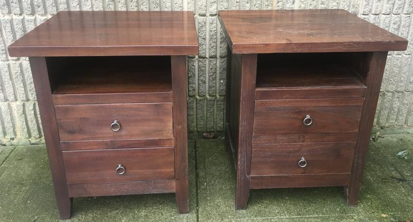 Pair Contemporary Style Night Stands