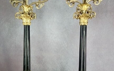 Pair of large fire-gilt candlesticks on beautiful acanthus leaf legs (2) - Charles X - Bronze, Gilt, Ormolu - Early 19th century