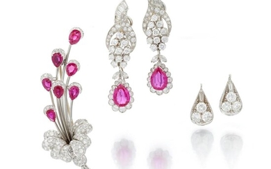 Pair of ruby and diamond earrings and a ruby and diamond brooch (Paio di orecchini e una spilla con rubini e diamanti)