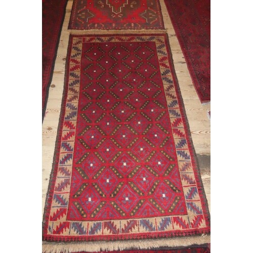 Persian Pure Wool Rug Approximately 5ft 6 Inches Long x 3ft ...