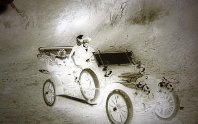 Photographie 5 plaques photographiques en verre au gélatino-bromure d'argent comprenant : voiture ancienne Cotterau vers...