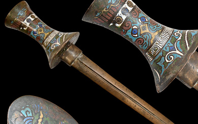 Rare Chinese dagger with cloisonné enamel handle, China, 19th century.