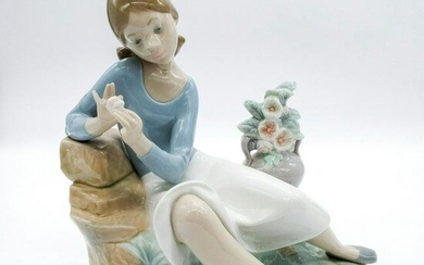 Rosalinda 1004836 - Lladro Porcelain Figurine