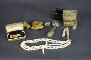 Selection of silver, objet d'art and costume jewellery