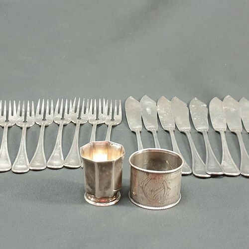 Silver LOT: fish cutlery (820 g), pair of small candlesticks...