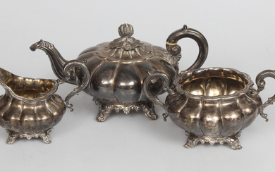 Silver tea set Silver. 925th proof; weight: 1388 g. Teapot height: 12 cm, cream bowl height: 11. cm, sugar bowl height: 11.5 cm