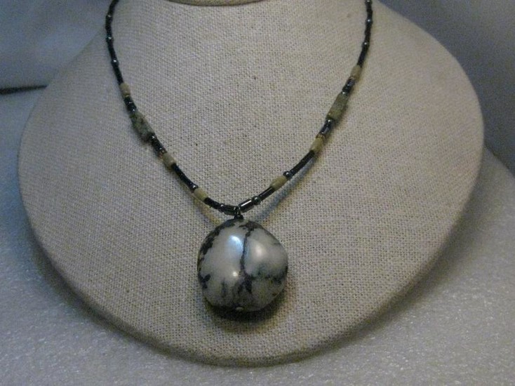Southwestern White/Black Agate Beaded Necklace