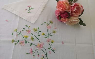 Spectacular 12x linen table cloth with hand stitch embroidery - Linen - After 2000