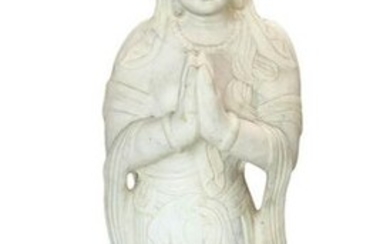 Statue of Guanyin praying in white marble, with crown.