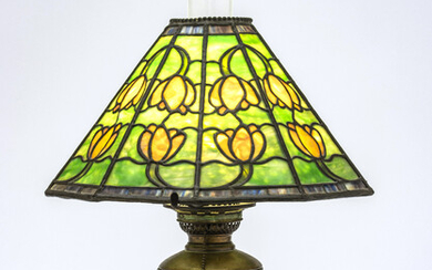 TIFFANY STUDIOS (AMERICAN, 1878–1938) 10-PANEL TULIP LAMP ON ELECTRIFIED OIL LAMP BASE CIRCA 1898-99 DIA 14"