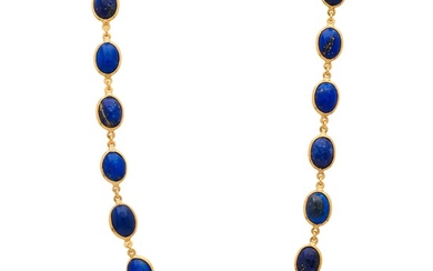 Un collier en lapis lazuli cabochon en or 18ct, avec une paire de boucles d'oreilles...