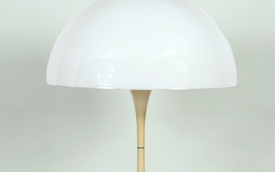 Verner Panton (1926 - 1998) Lampe vintage "Panthella". Grande lampe de bureau par Verner Panton...